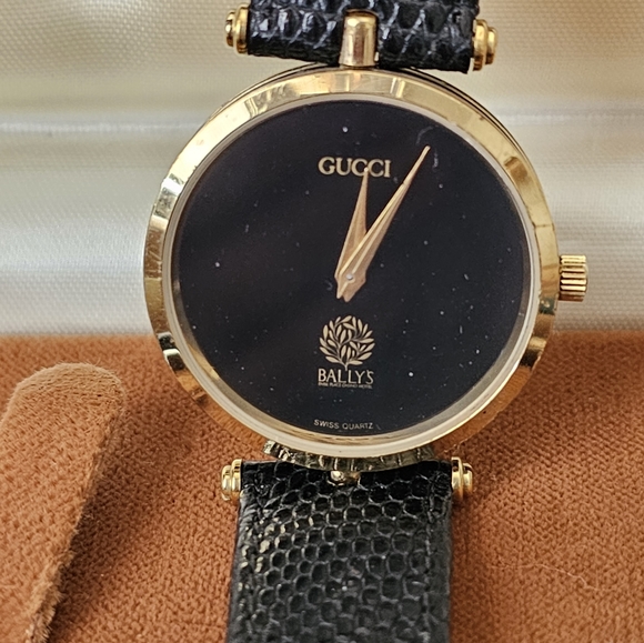 BALLYS GUCCI WATCH IN ORIGINAL BOX AND PACKAGING - Picture 5 of 10